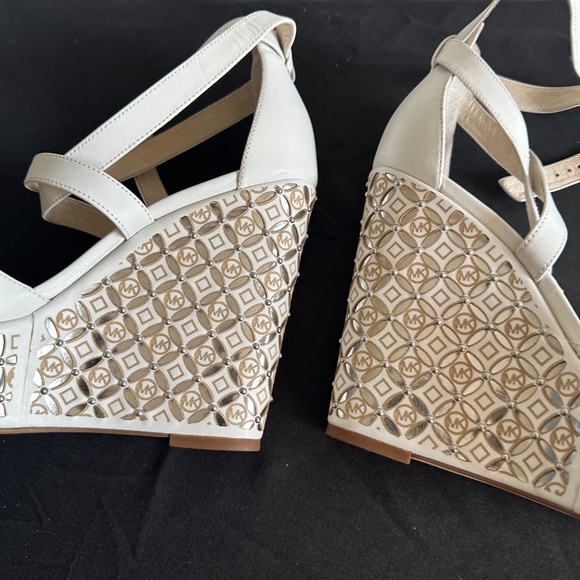 NIB Michael Michael kors white leather  Gabriella wedge sandal 8 😍😍😍 - Picture 4 of 12